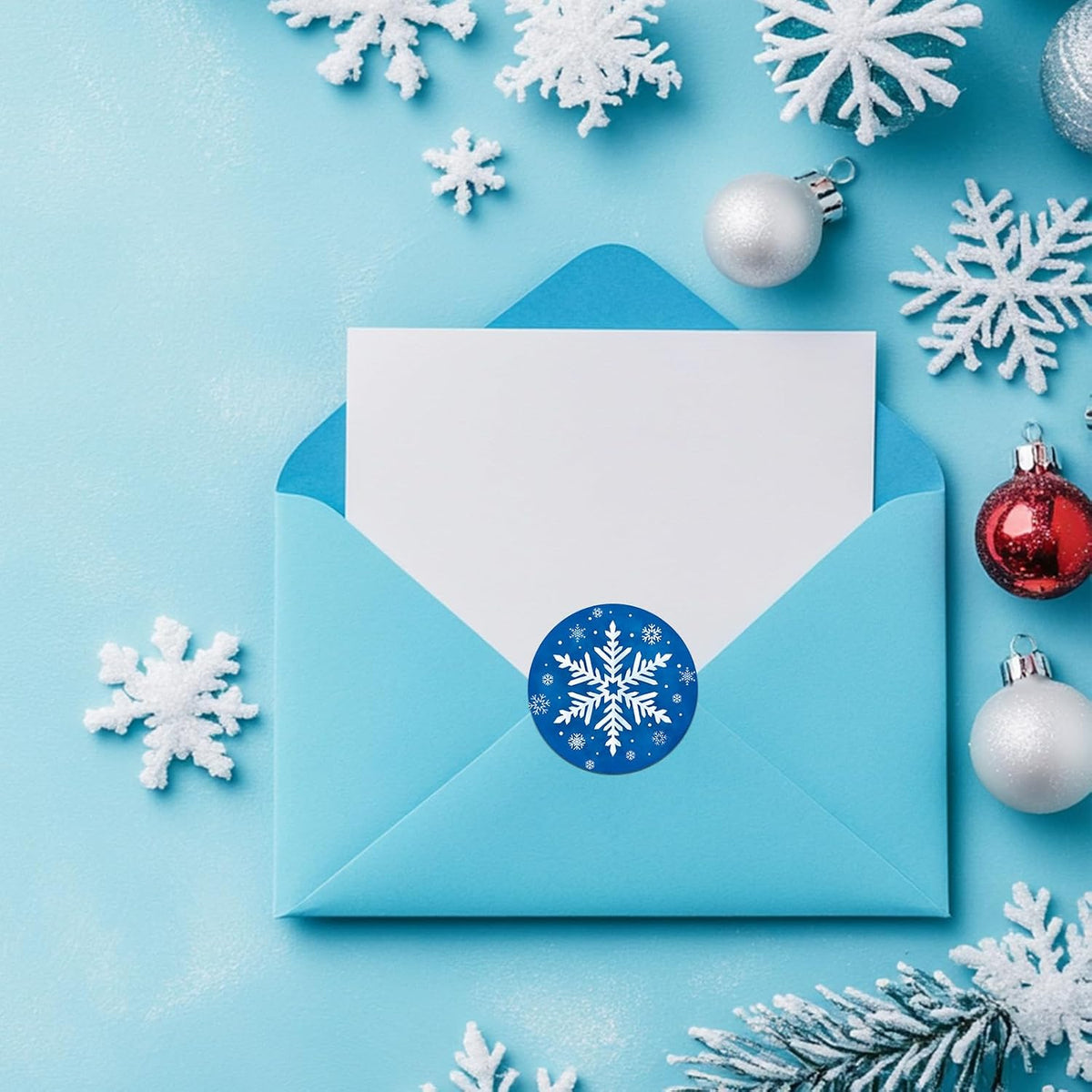 Winter Snowflake Label Stickers Roll, 1.5 inch 500 Pcs Christmas Round Stickers Blue with White Design for Holiday Cards Party Decor Craft Supplies