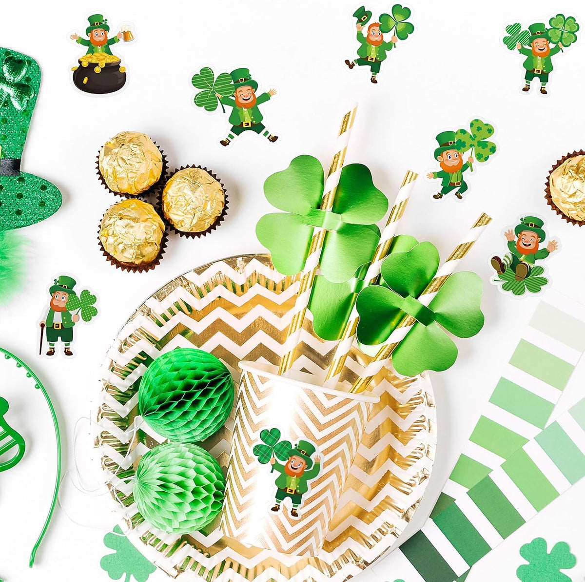 Whaline 1000 Pcs St. Patrick's Day Stickers Roll Cartoon Leprechaun Shamrock Clover Self-Adhesive Sticker Decals for Scrapbook Journal Decor Irish Holiday Party, 8 Designs