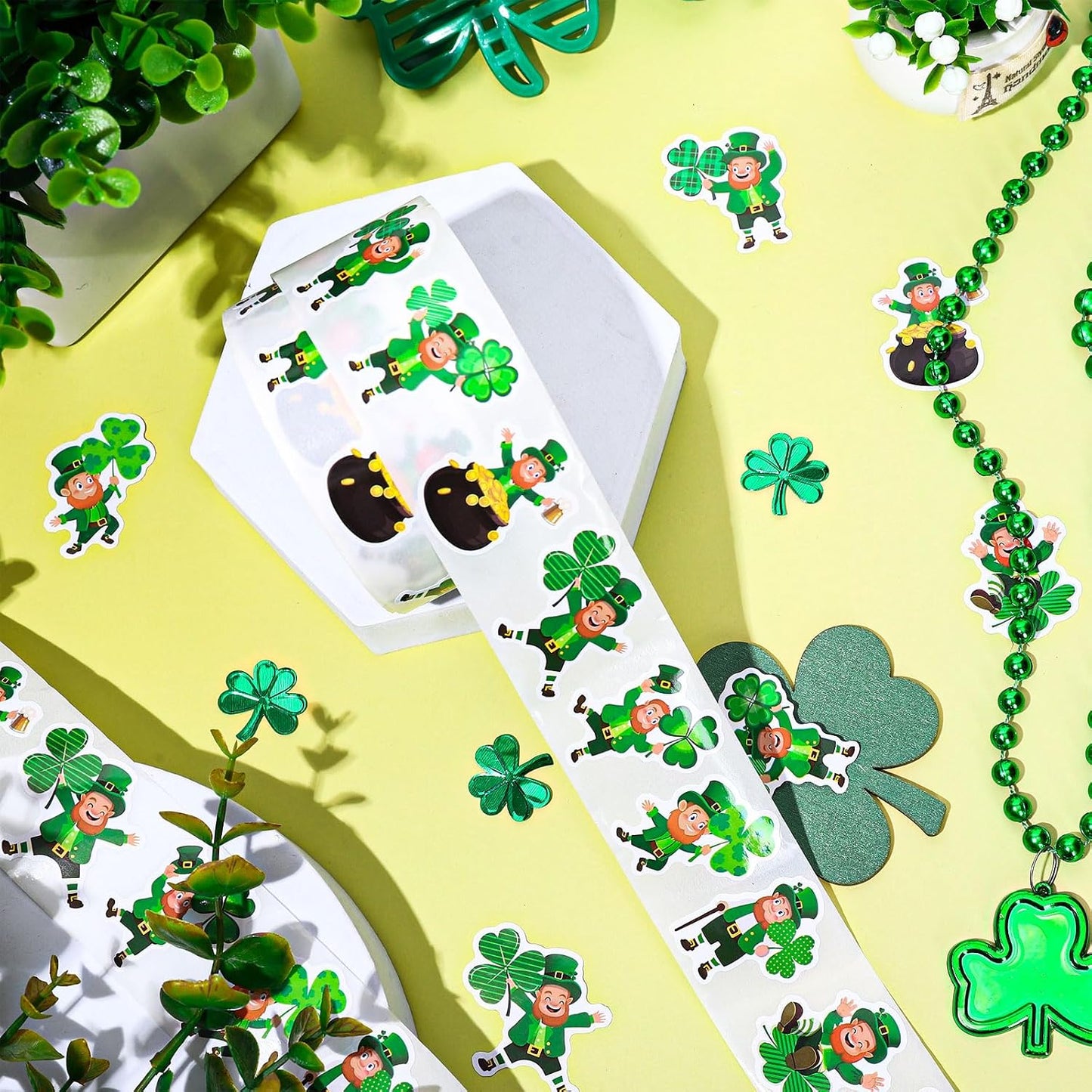 Whaline 1000 Pcs St. Patrick's Day Stickers Roll Cartoon Leprechaun Shamrock Clover Self-Adhesive Sticker Decals for Scrapbook Journal Decor Irish Holiday Party, 8 Designs